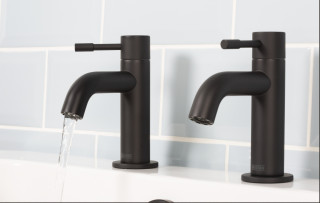 MI 3 4 BLKLifestyle 4